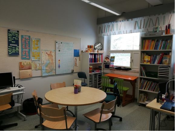 An illustration of a special education classroom.
